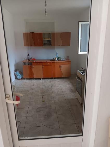 Casă cu 3 camere în Pantelimon