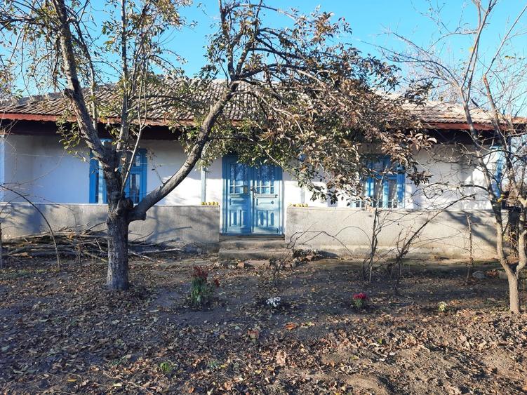 Casă cu 4 camere în Vasilați
