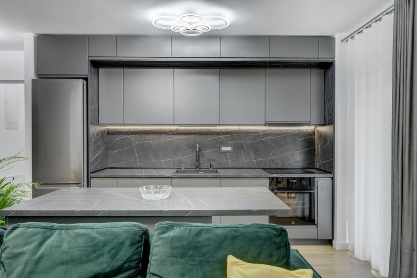 Apartament cu 2 camere, mobilat în P-ta Presei Libere