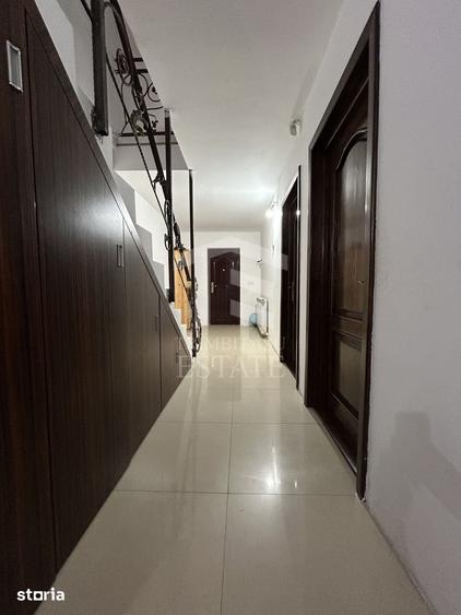 Casă cu 5 camere cu Teren 538 Mp în Pecineaga