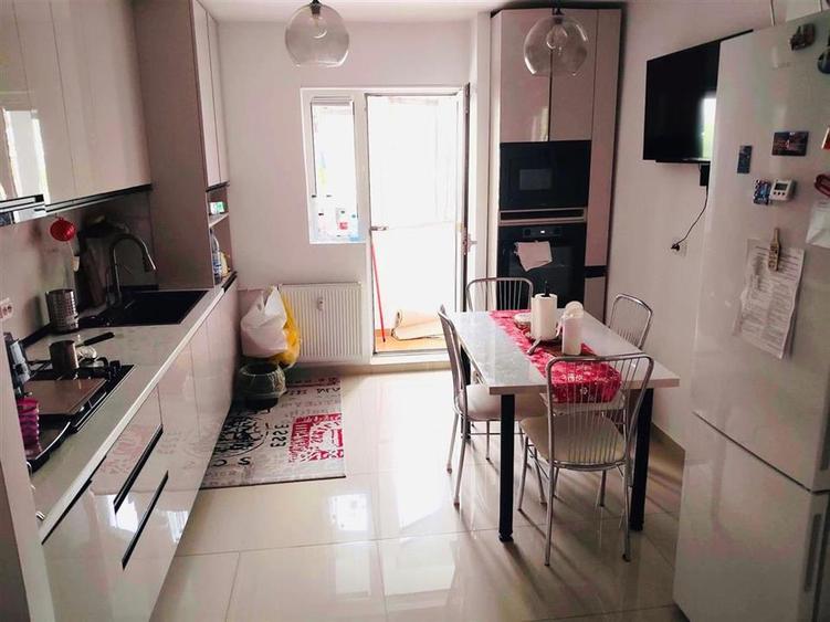 Apartament cu 2 camere decomandat, mobilat în Cișmigiu
