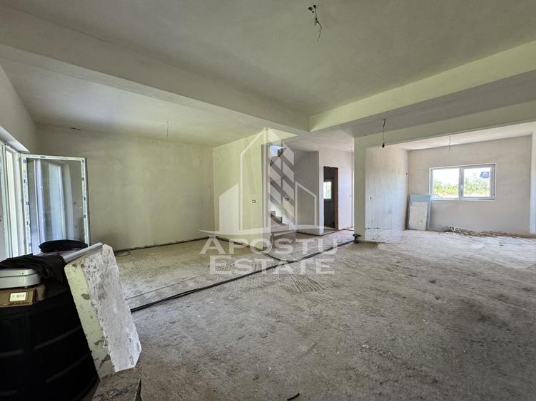 Duplex cu 4 camere cu Canalizare în Calea Urseni
