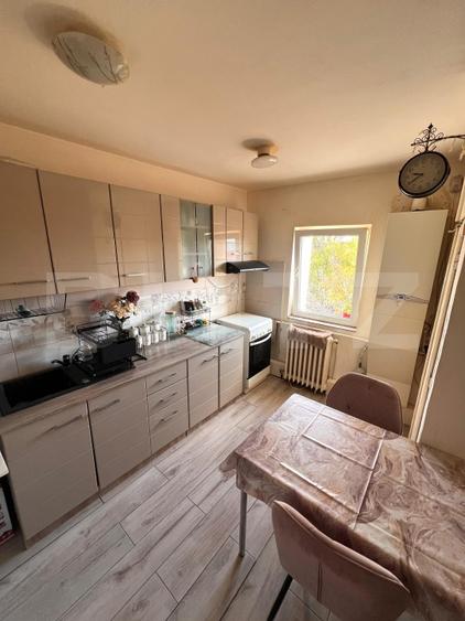 Apartament cu 3 camere decomandat, mobilat în Dâmbul Rotund — fotografia 1