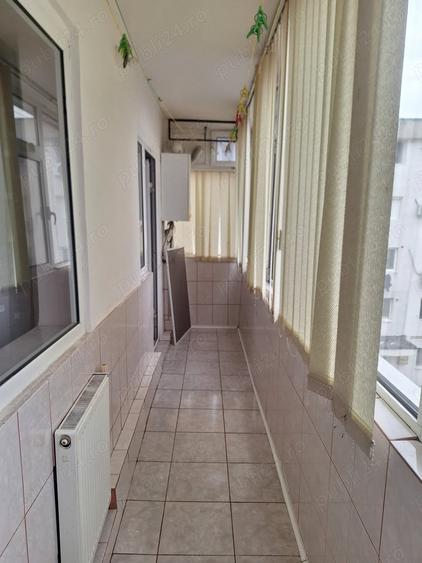 Apartament cu 3 camere decomandat în Obor