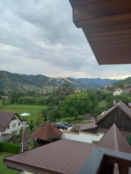 Casă cu 14 camere cu Canalizare în Moieciu de Jos