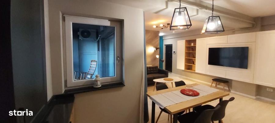 Apartament cu 3 camere decomandat în Central