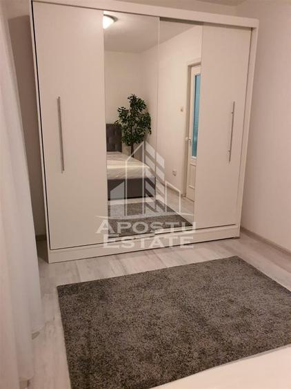 Apartament cu 2 camere semidecomandat, mobilat în Girocului