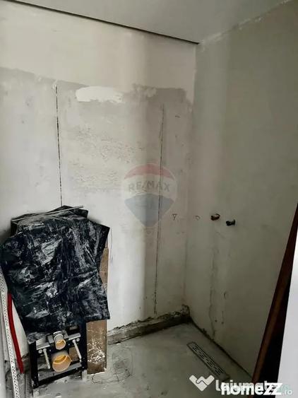 Casă cu 4 camere cu Teren 418 Mp în Golești