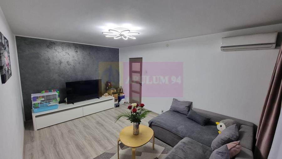 Apartament cu 3 camere decomandat în P-ța Reșița