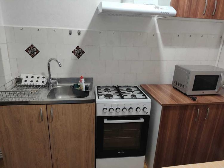 Apartament cu 3 camere decomandat în George Enescu