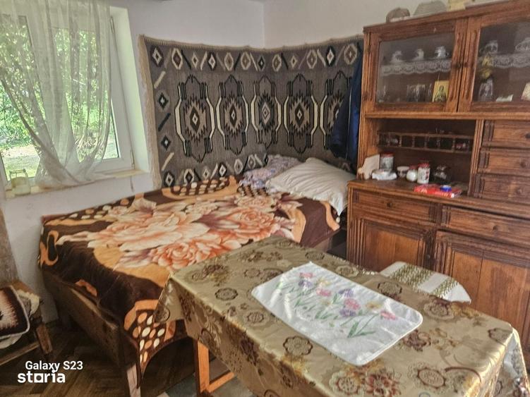 Casă cu 4 camere în Păstrăveni