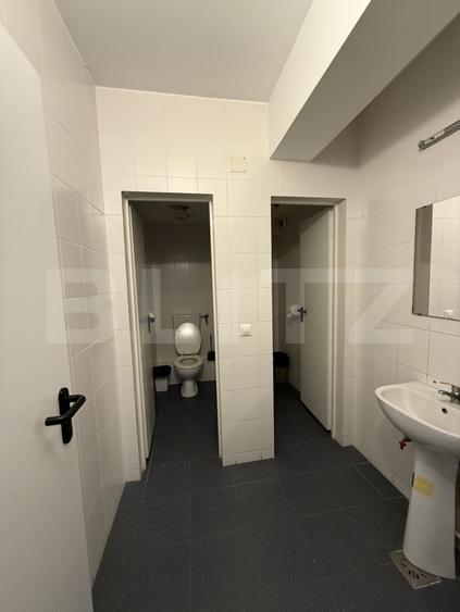 Birou, de 498.64999389648 mp, în Central