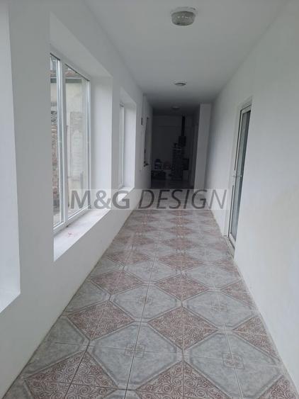 Casă individuală cu 7 camere cu Canalizare în Sânmartinu Sârbesc