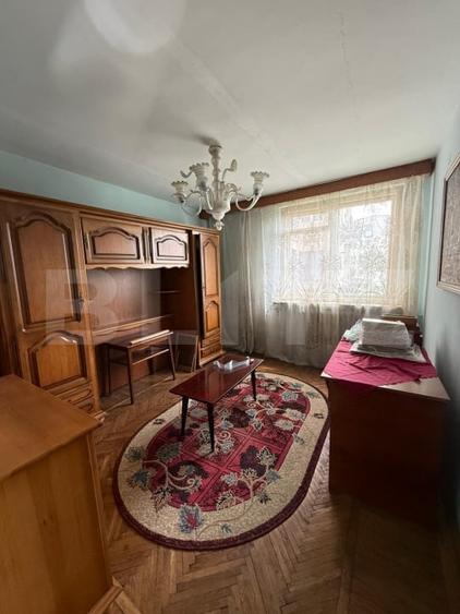Apartament cu 3 camere decomandat, mobilat în Debarcader