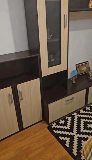 Apartament cu 3 camere semidecomandat în P-ța Doina