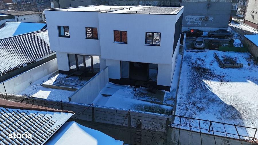 Casă cu 4 camere cu Teren 200 Mp în Central
