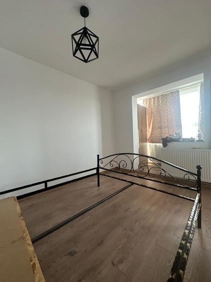 Apartament cu 2 camere semidecomandat în Tipografilor