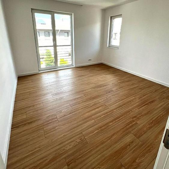 Casă individuală cu 5 camere cu Canalizare în Odăile