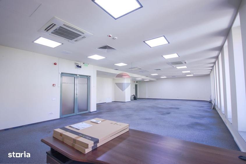 Spațiu comercial, de 330 mp, în Central