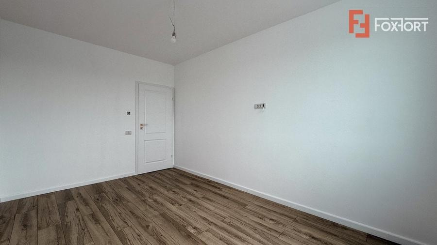 Duplex cu 4 camere cu Canalizare în Remetea Mare