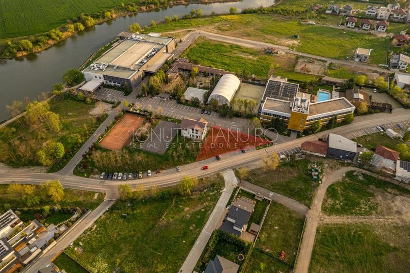 Teren Construcții intravilan de 660 mp, în Ostratu