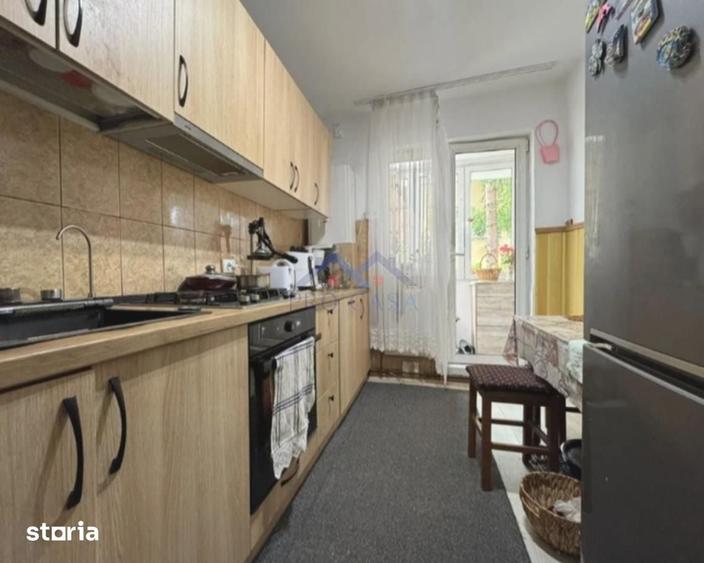 Apartament cu 3 camere decomandat în Cetate