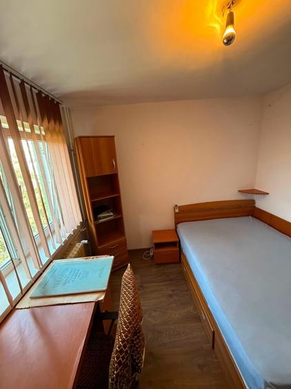 Apartament cu 3 camere semidecomandat în Gării