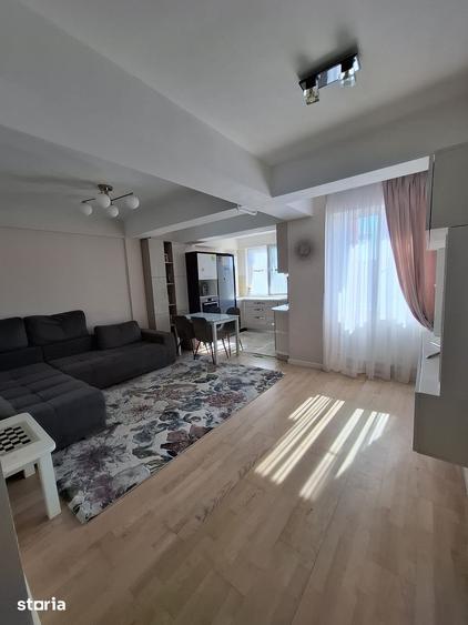 Apartament cu 3 camere decomandat în Tătărași