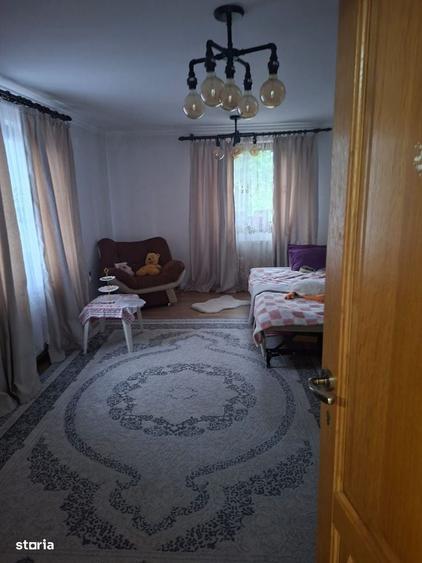 Casă cu 4 camere cu Teren 650 Mp în Vulcan