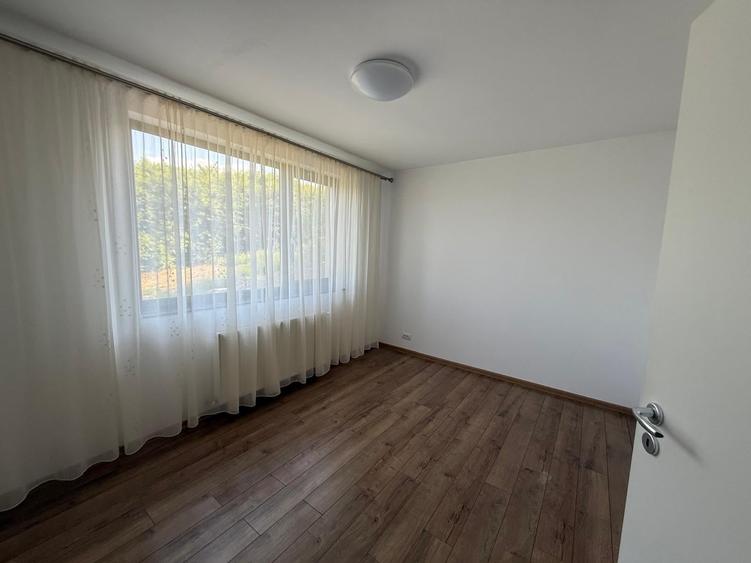 Duplex cu 4 camere cu Canalizare în Popas Păcurari