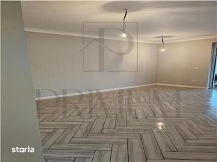 Casă cu 5 camere cu Teren 350 Mp în Central
