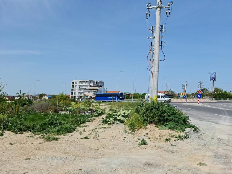 Teren Construcții intravilan de 2500 mp, în Boreal