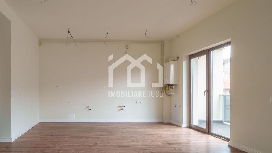 Apartament cu 3 camere semidecomandat în Jucu de Mijloc