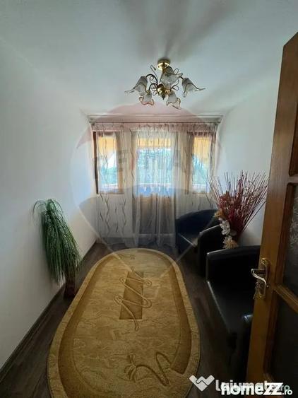 Casă cu 6 camere cu Teren 1526 Mp în Bolotești