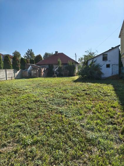 Casa cu teren, cu potential imobiliar deosebit, zona semicentrala Satu Mare, teren intravilan generos de 9 ari si o constructie existenta - 1