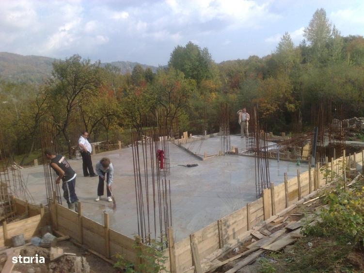 Casă cu 4 camere în Gura Beliei