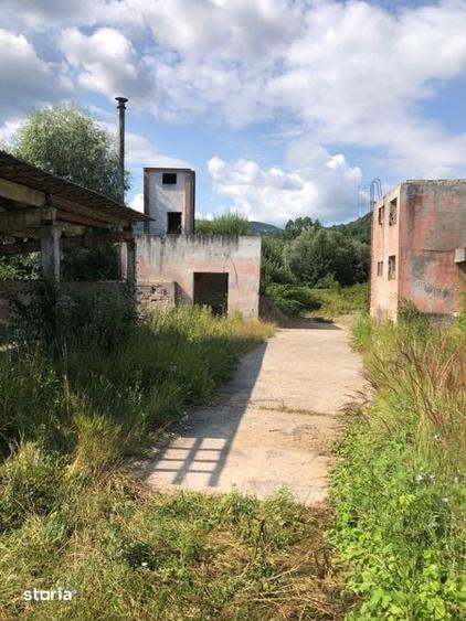 Casă cu 4 camere cu Teren 1750 Mp în Central