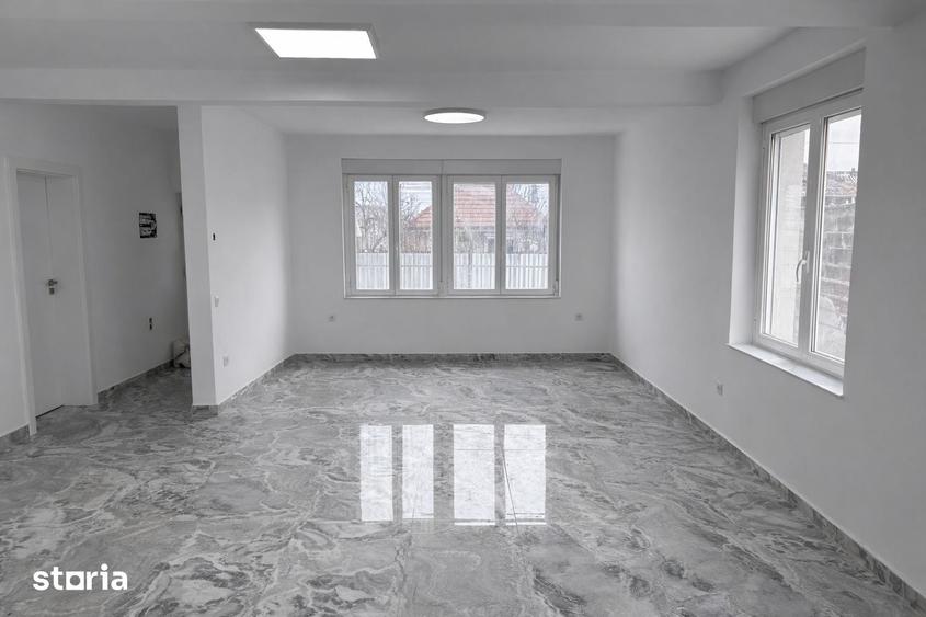 Casă cu 6 camere cu Teren 405 Mp în 6 Vânători