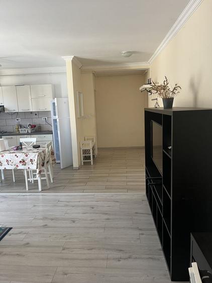 Apartament cu 3 camere semidecomandat în Braytim