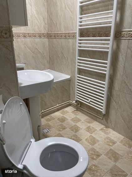 Garsonieră decomandată în Central