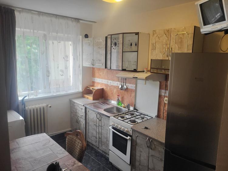 Vand apartament 2 camere!