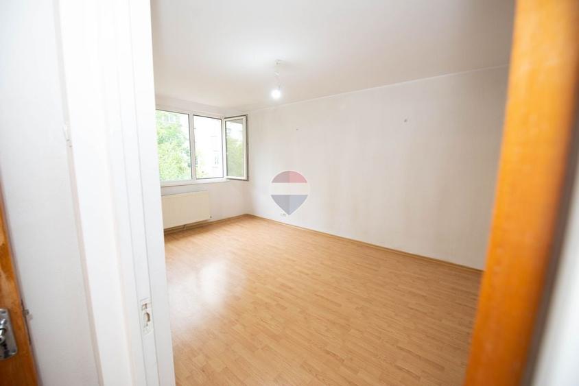 Apartament cu 3 camere decomandat în Politehnica