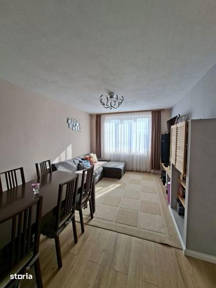 Apartament cu 4 camere decomandat în Progresul