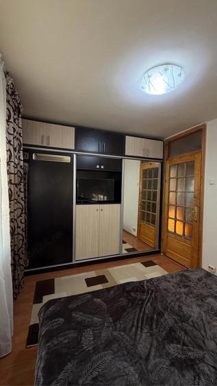 Apartament cu 2 camere semidecomandat în 1 Mai