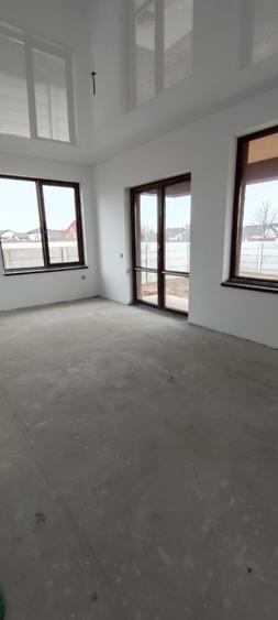Duplex cu 4 camere cu Teren 300 Mp în Domnești