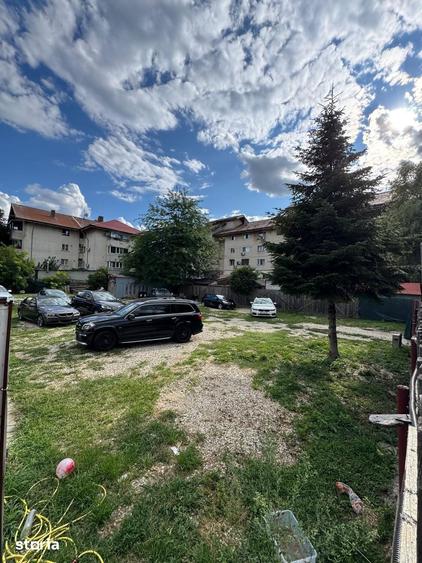 Spațiu comercial, de 1,000 mp, în Central