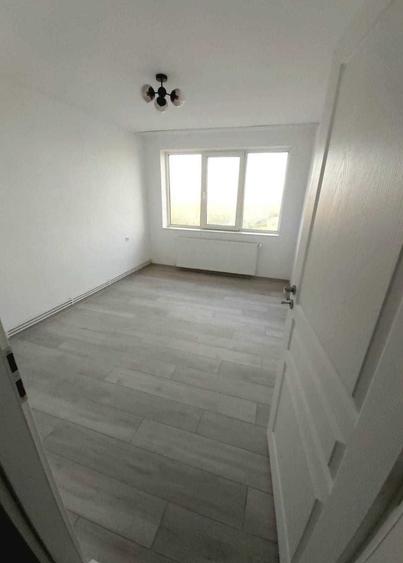 Apartament cu 3 camere decomandat în Tecuci