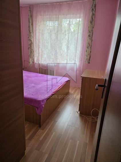 Apartament cu 3 camere decomandat, mobilat în Mărgeanului