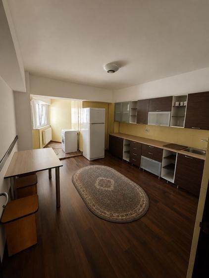 Apartament cu 3 camere decomandat în Ultracentral
