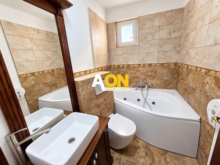 Apartament cu 2 camere semidecomandat, mobilat în Central